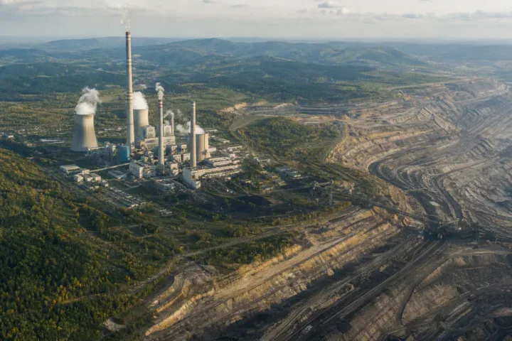 Historia kopalni i elektrowni Turów: rozwój, kontrowersje i wyzwania