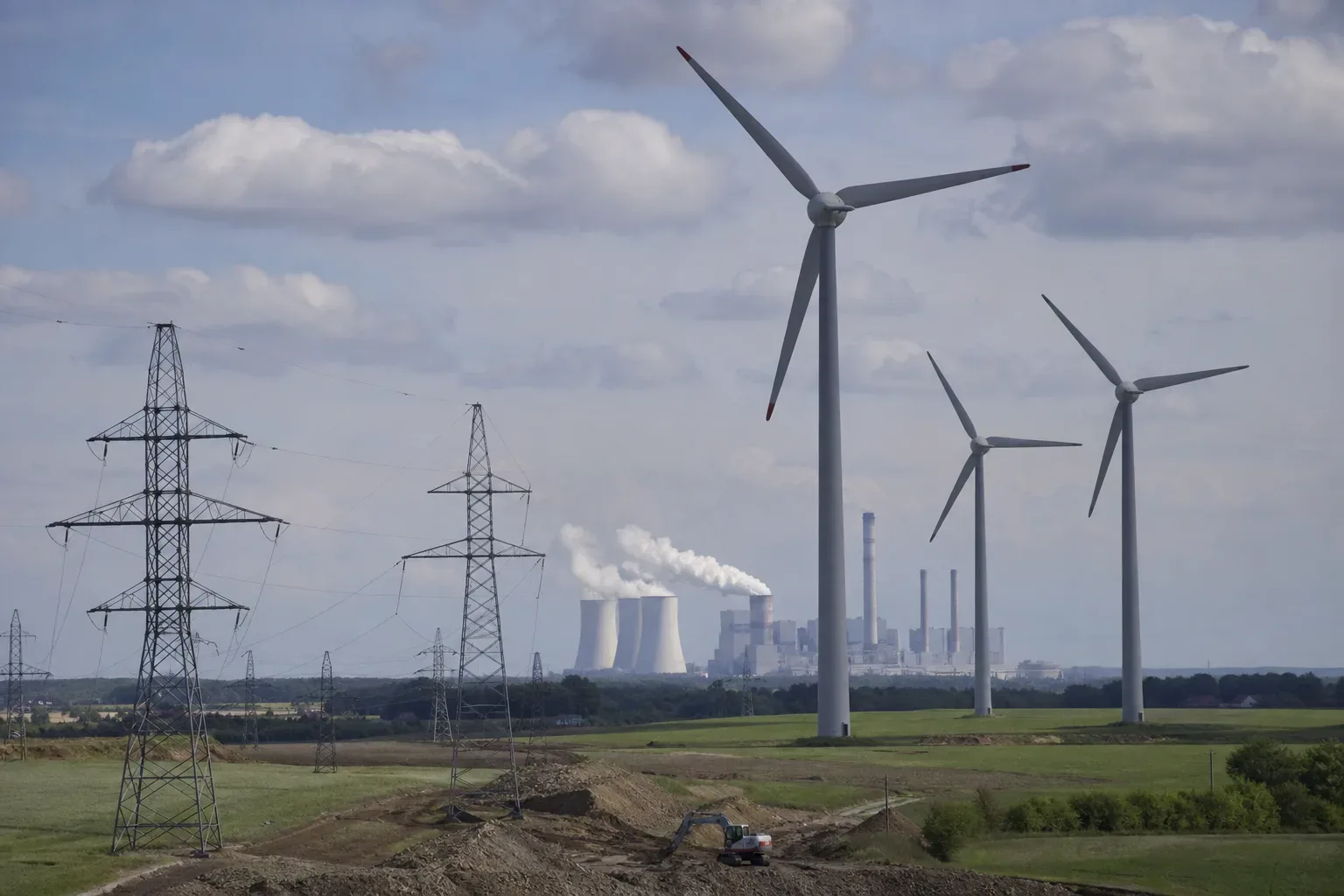Turbiny wiatrowe i budowa nowej infrastruktury energetycznej na tle wygaszanej elektrowni węglowej